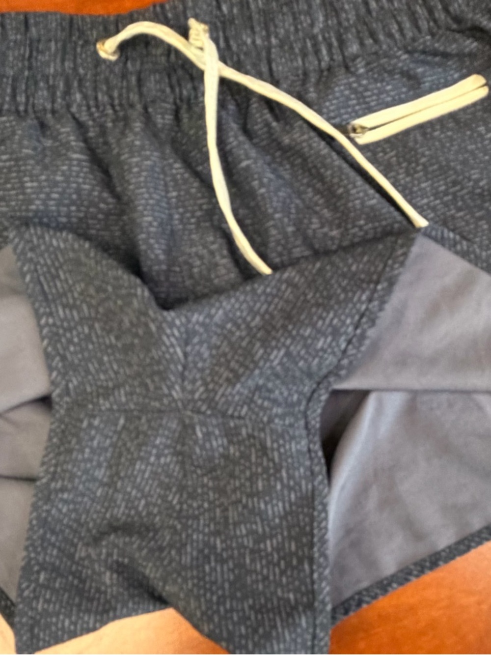 Vuori Med Clementine Short 2.0. Azure Dashed Lines - Picture 4 of 9